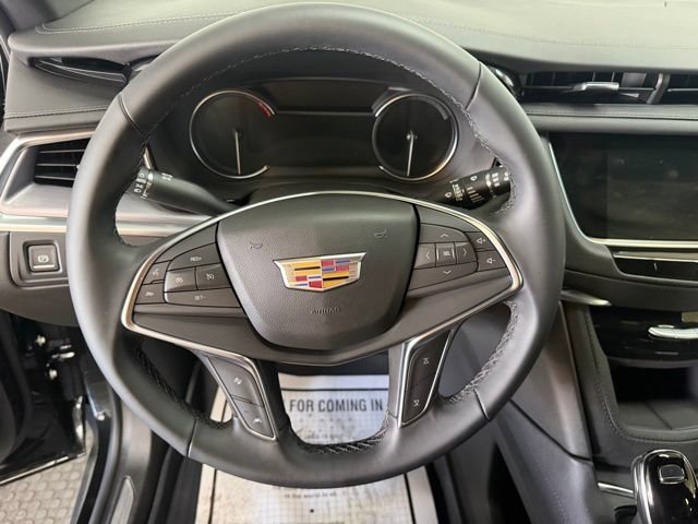 Used 2025 Cadillac XT5 Luxury w/ LPO, Floor Liner Package FWD image 18