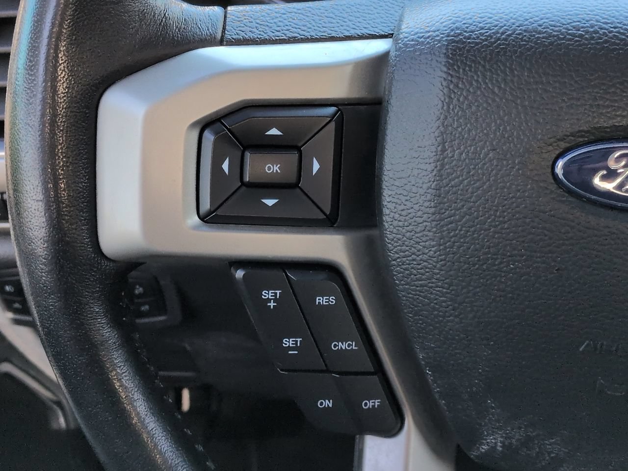 Used 2022 Ford F250 Lariat w/ Tremor Off-Road Package AWD/4WD image 26