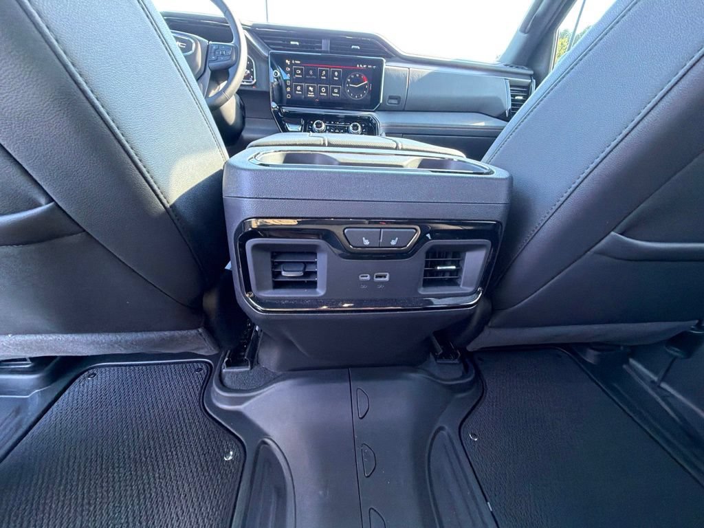 Used 2024 GMC Sierra 1500 AT4 w/ Technology Package AWD/4WD image 14