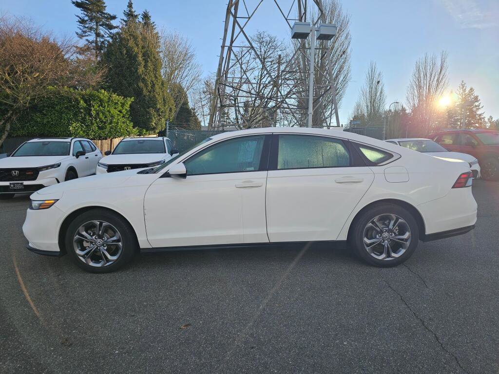 Used 2023 Honda Accord EX image 4