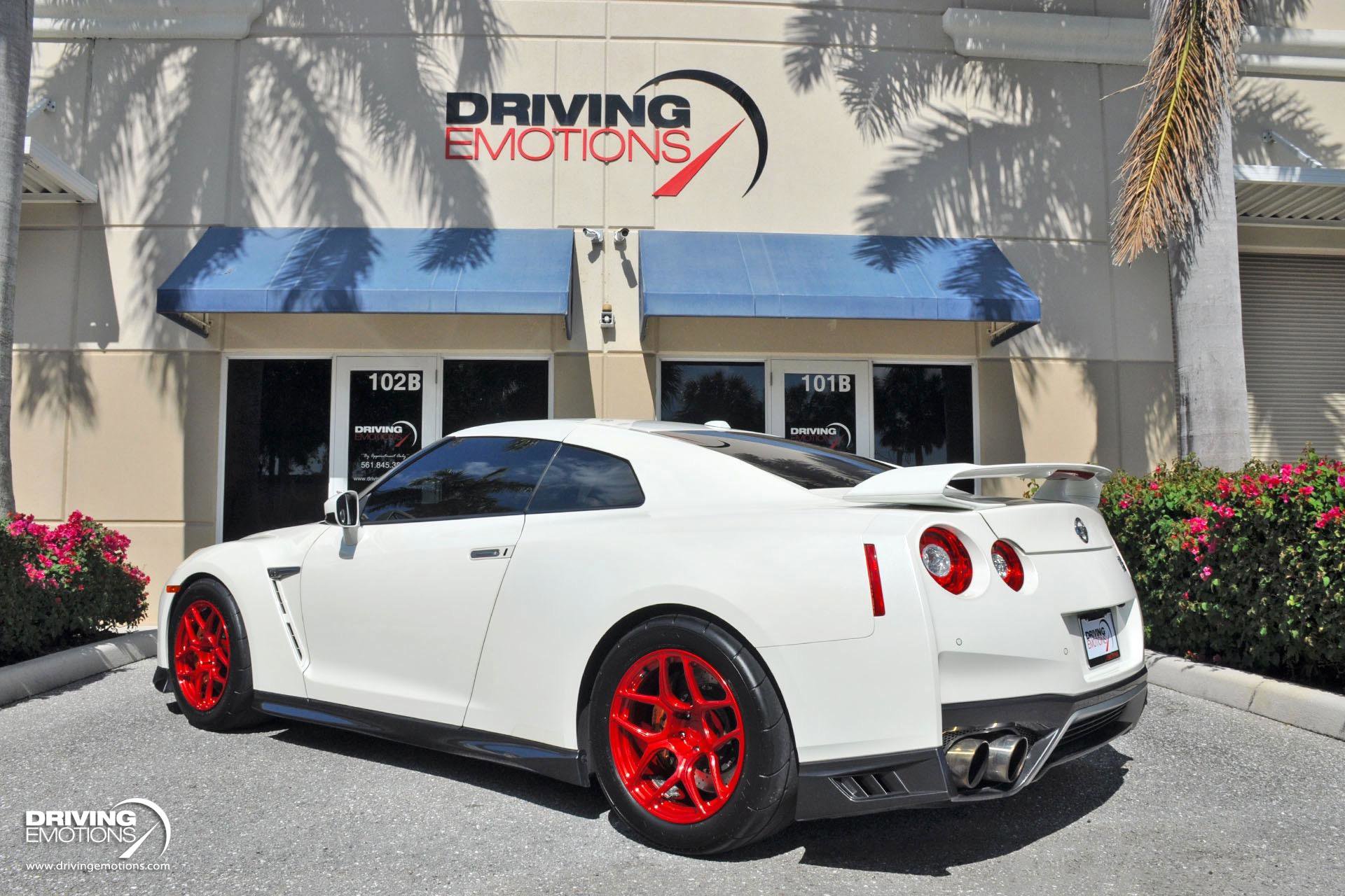 Used 2019 Nissan GT-R Premium image 31