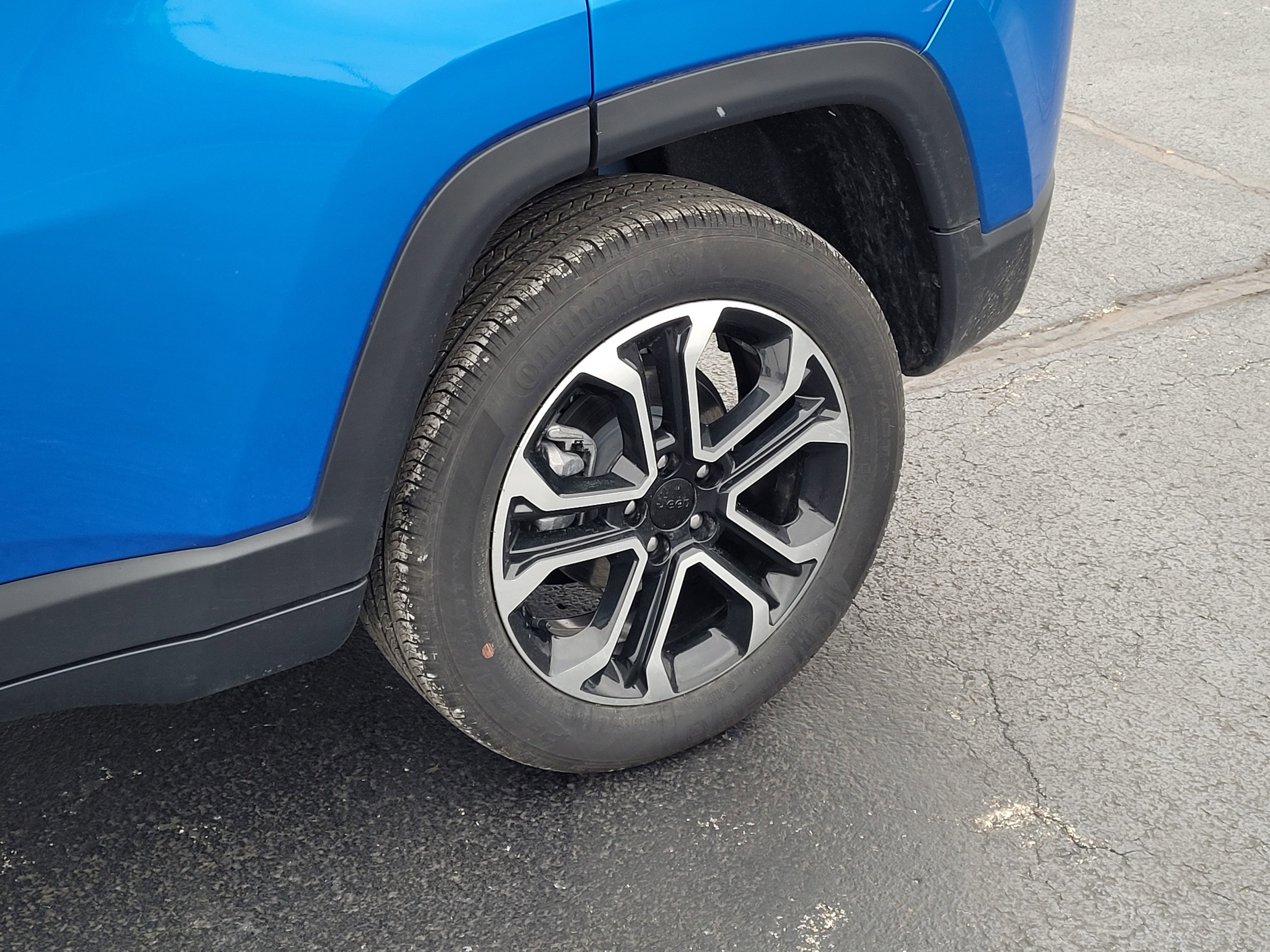 Used 2024 Jeep Compass Limited image 10