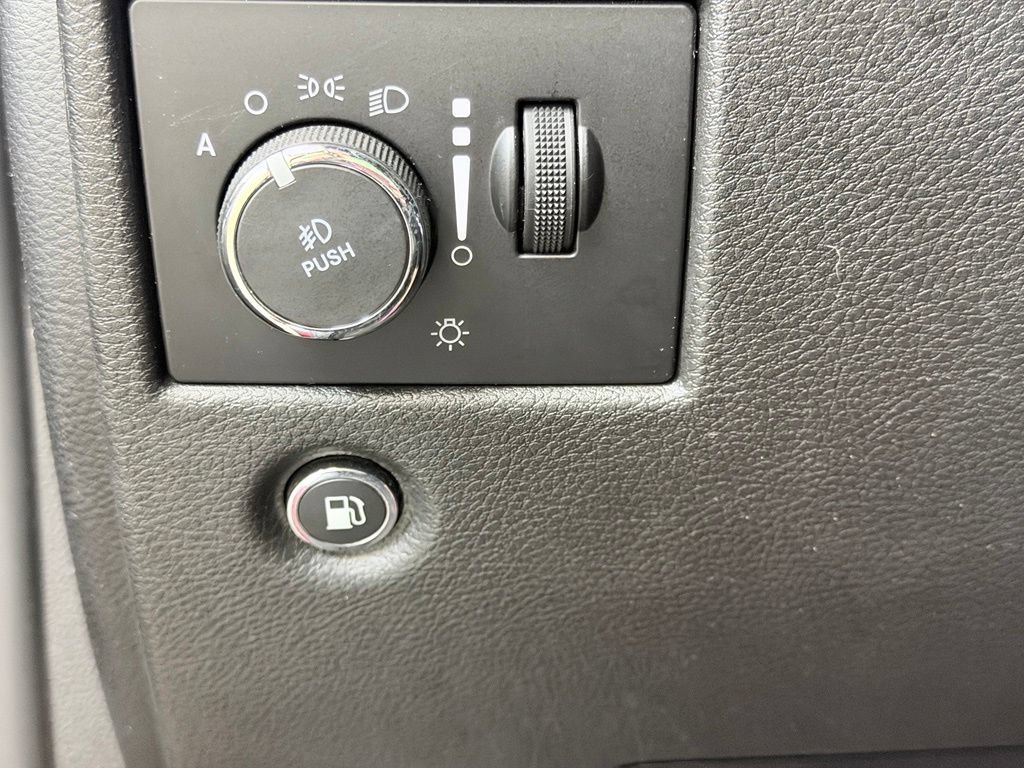 Used 2019 Jeep Grand Cherokee Altitude AWD/4WD image 38