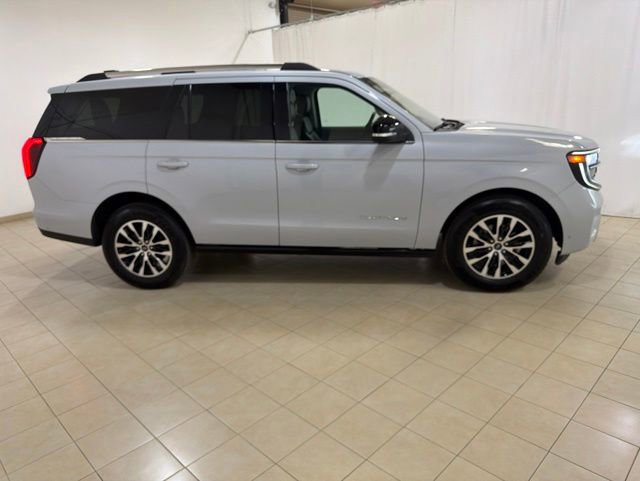 Used 2025 Ford Expedition Platinum AWD/4WD image 7