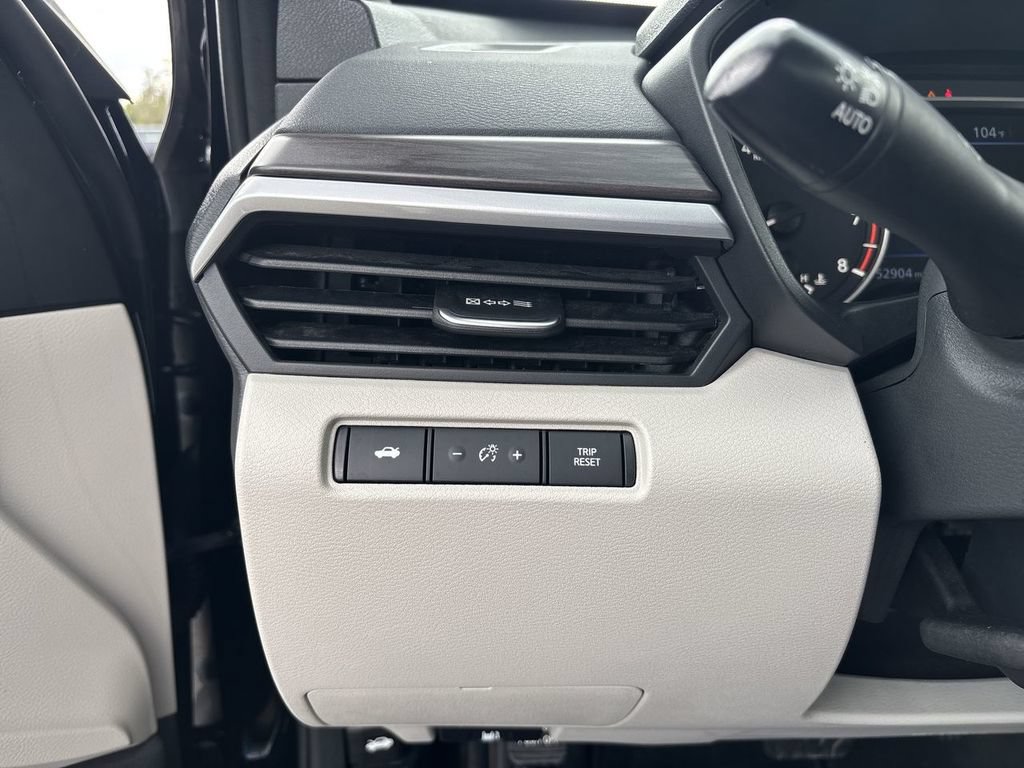 Used 2025 Nissan Altima 2.5 SV FWD image 21