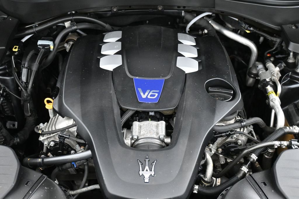 Used 2019 Maserati Levante S GranLusso AWD/4WD image 29