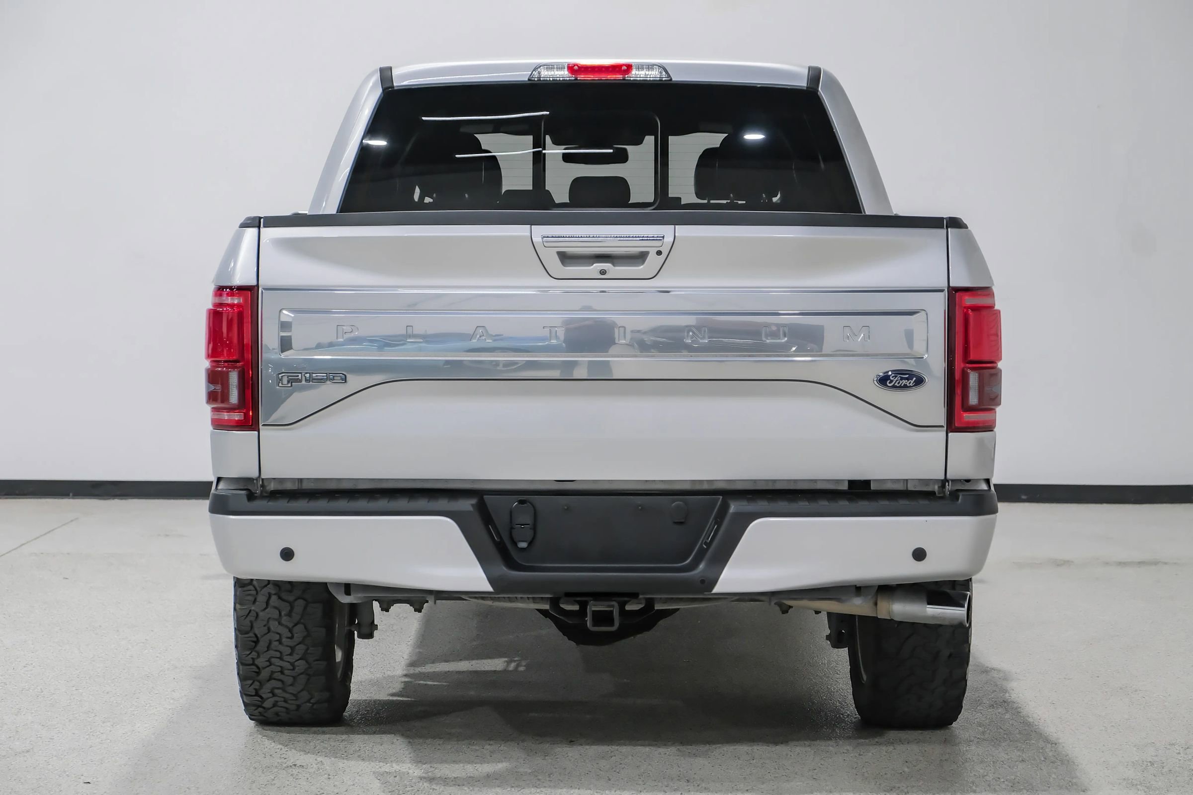 Used 2016 Ford F150 Platinum w/ Equipment Group 701A Luxury AWD/4WD image 7
