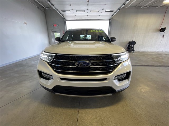 Used 2023 Ford Explorer XLT w/ Equipment Group 202A image 3
