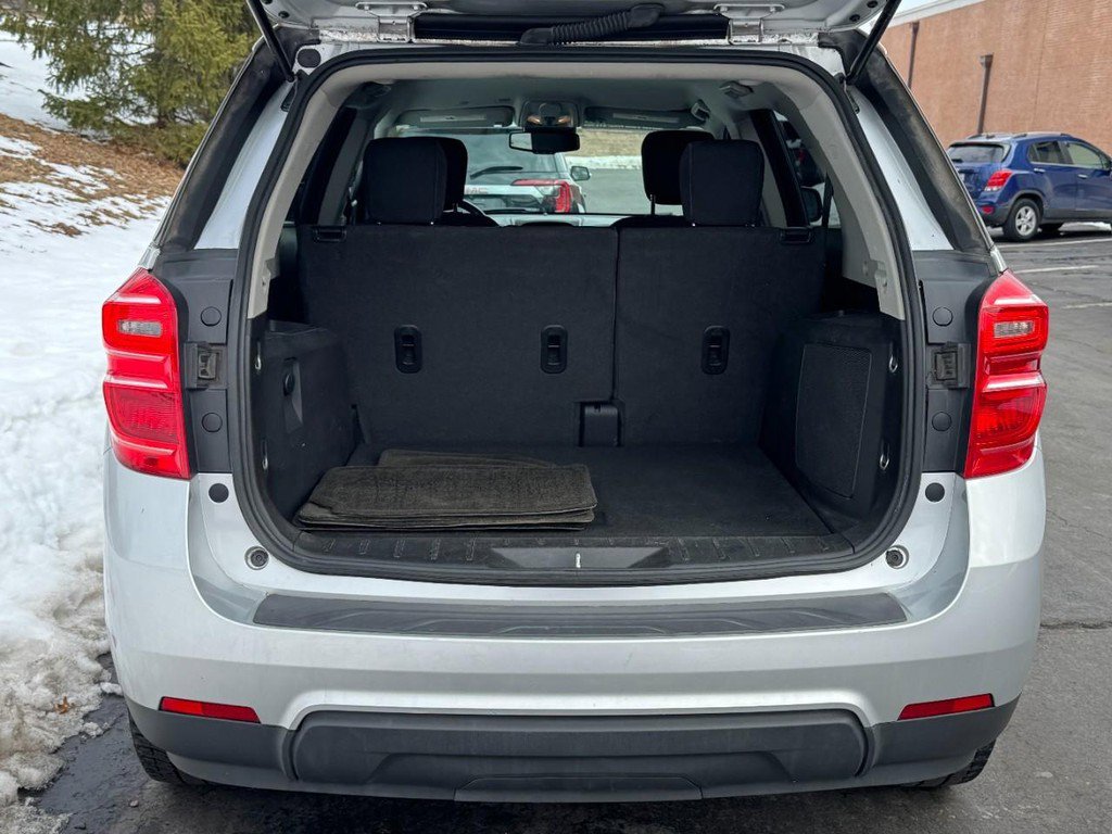 Used 2017 Chevrolet Equinox LT w/ Convenience Package image 9