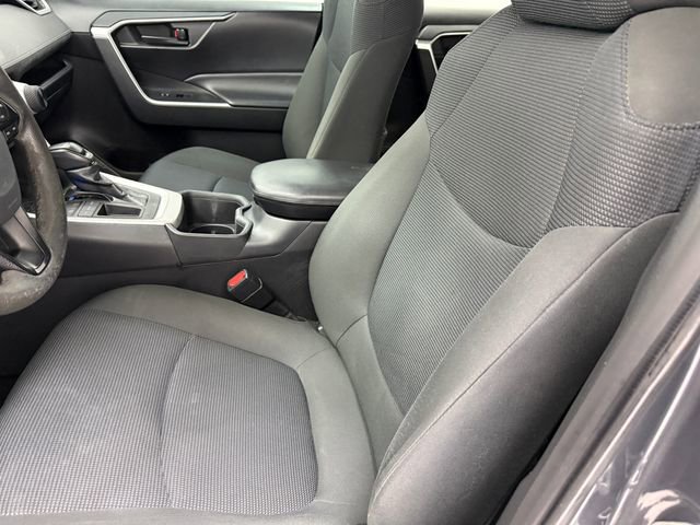 Used 2022 Toyota RAV4 LE FWD image 25