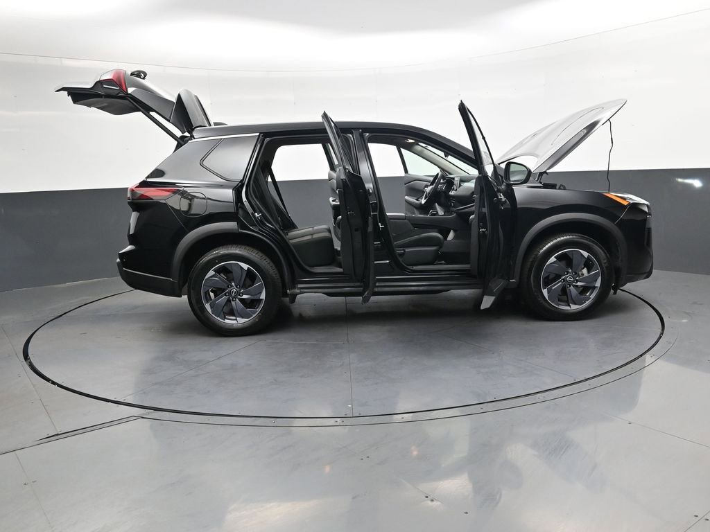 Used 2025 Nissan Rogue SV image 45