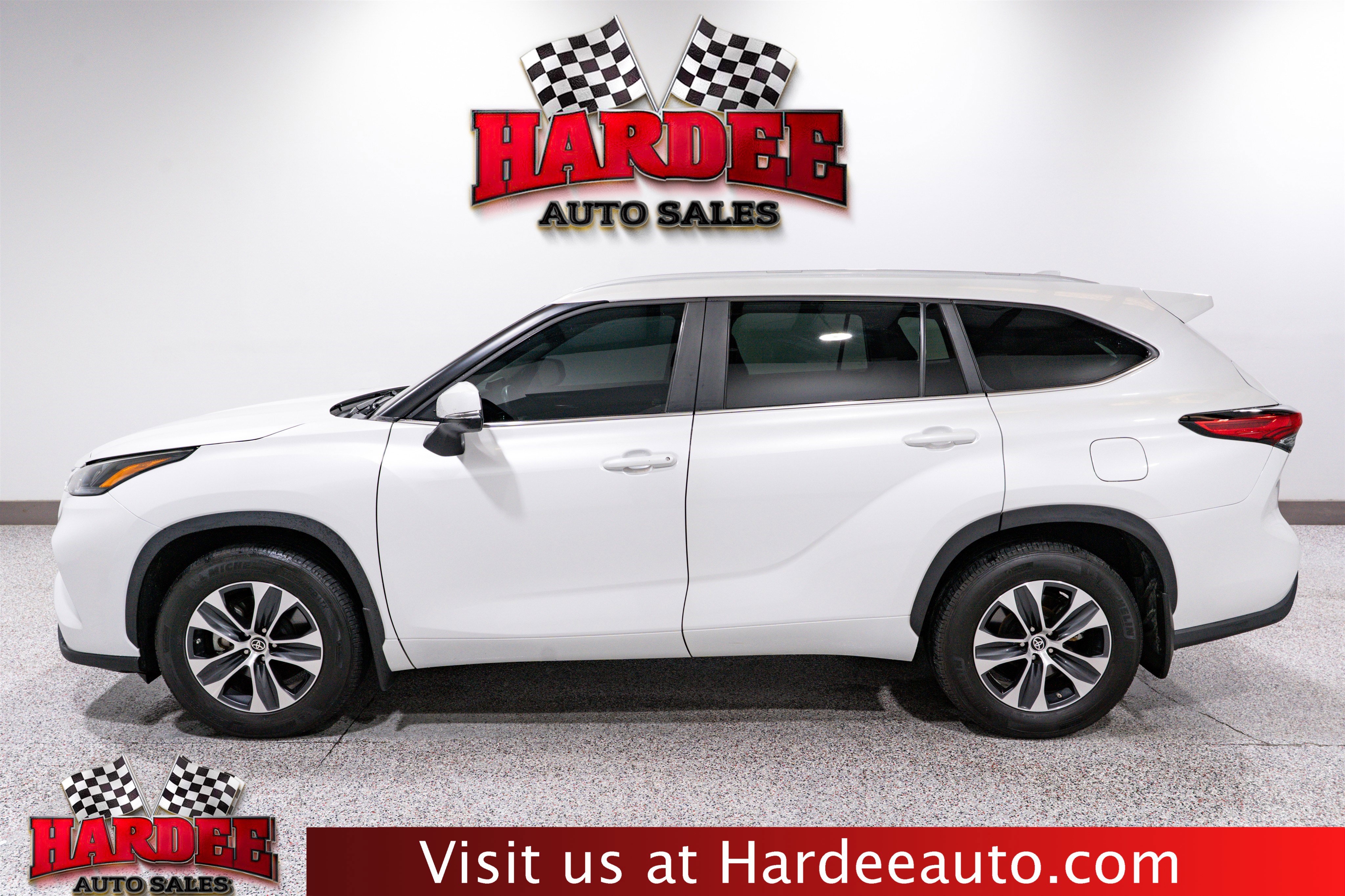 Used 2023 Toyota Highlander XLE