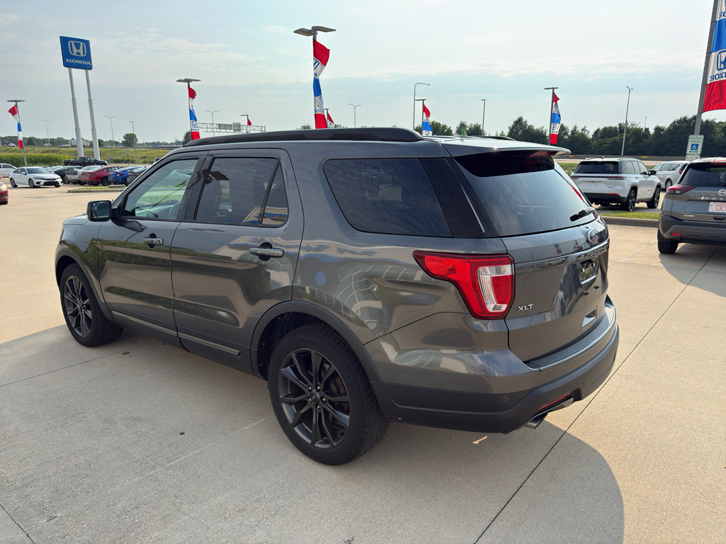 Used 2018 Ford Explorer XLT w/ Equipment Group 202A FWD image 7