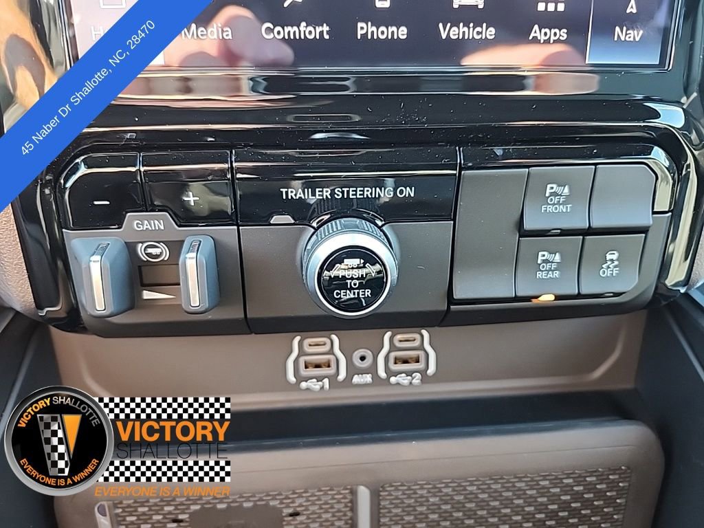 New 2025 RAM 1500 4x4 Crew Cab image 34