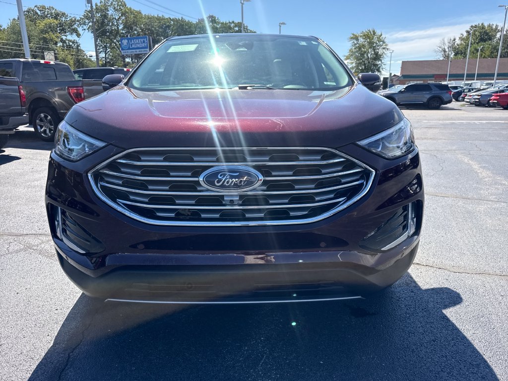 Used 2024 Ford Edge Titanium w/ Equipment Group 301A AWD/4WD image 3