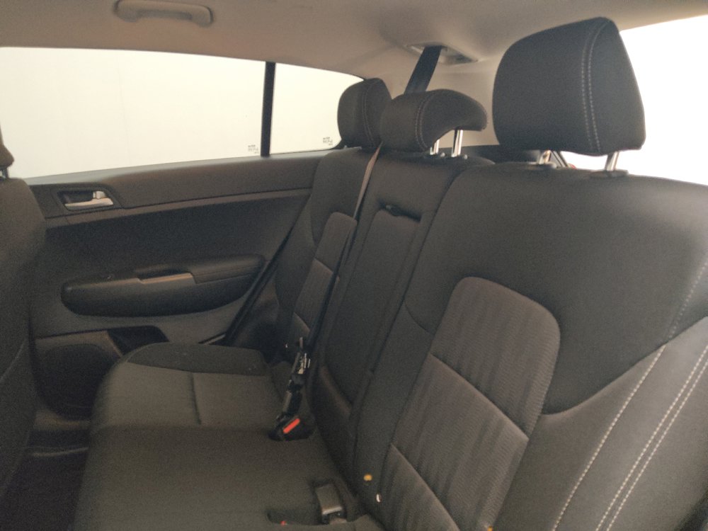 Used 2020 Kia Sportage LX AWD/4WD image 18