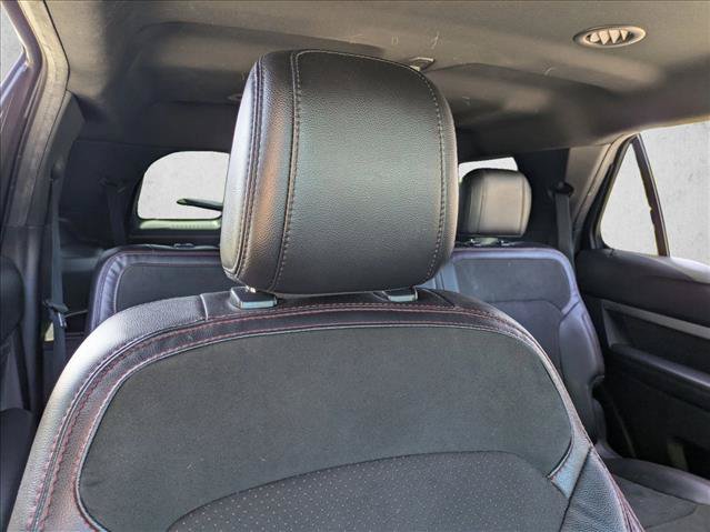 Used 2018 Ford Explorer XLT w/ Equipment Group 202A FWD image 14