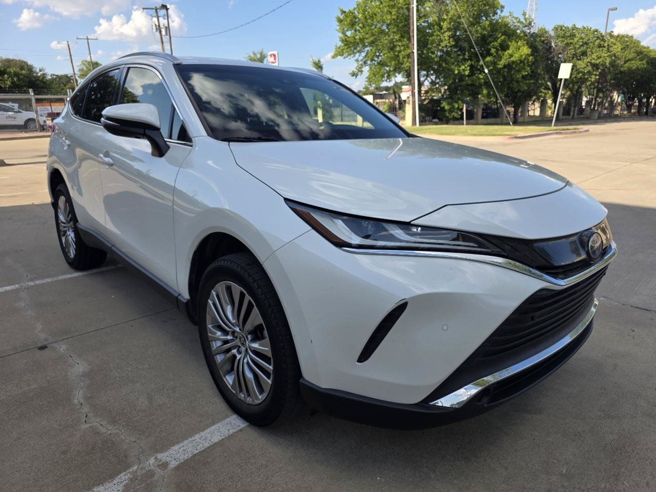 Used 2022 Toyota Venza XLE AWD/4WD image 31