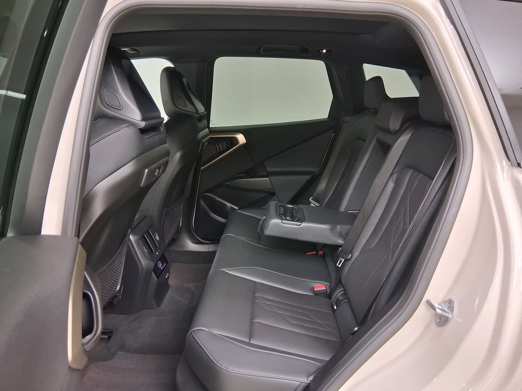 Certified 2025 BMW X3 xDrive30i w/ Convenience Package AWD/4WD image 14