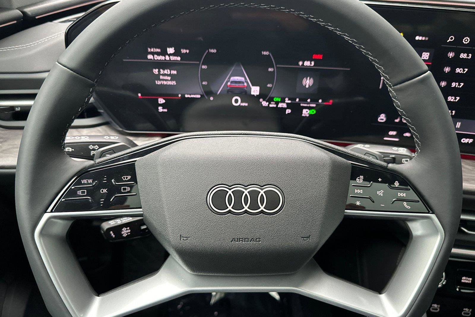 New 2025 Audi Q5 Premium Plus image 23