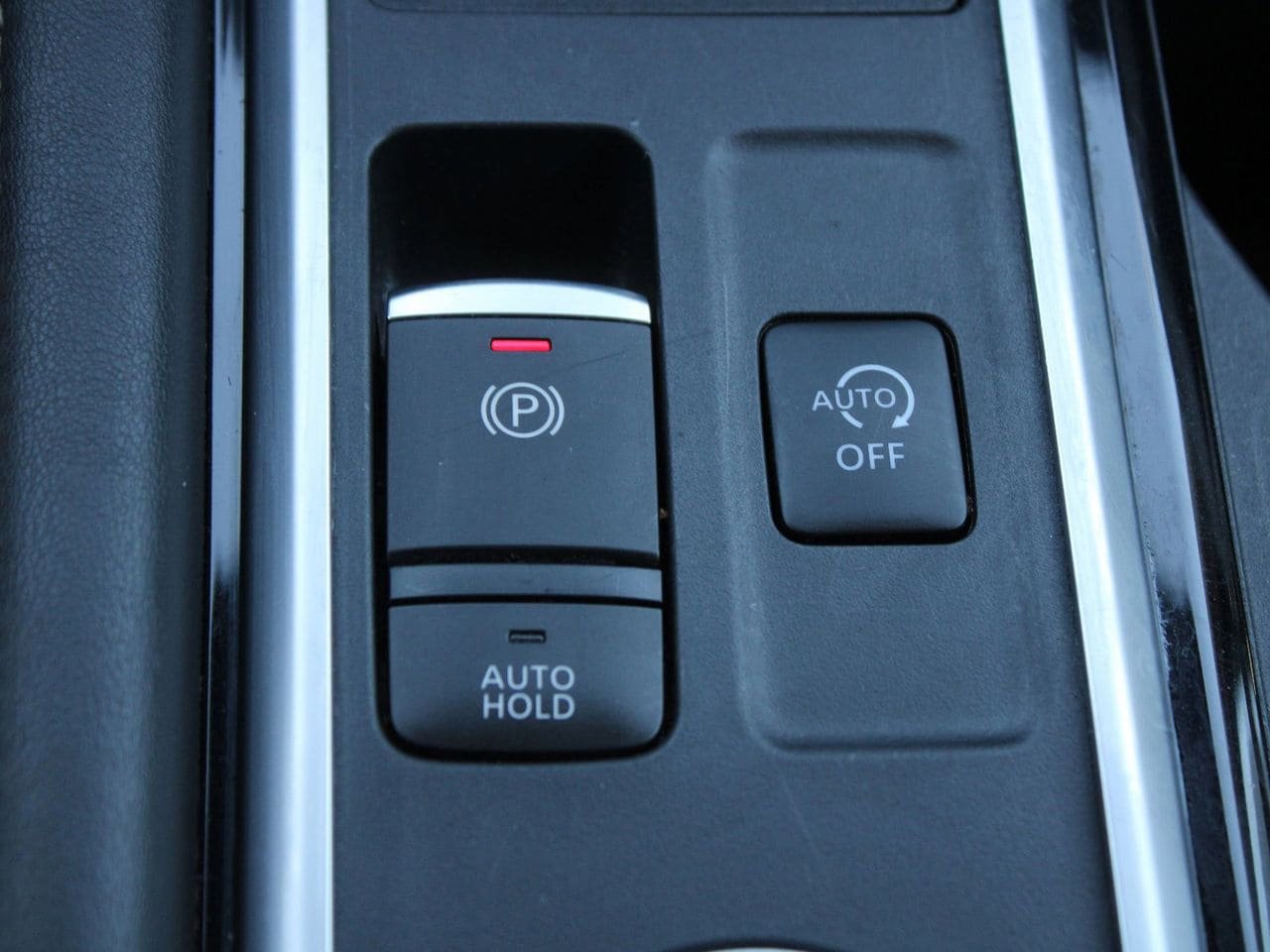 Used 2025 Nissan Pathfinder SV AWD/4WD image 27