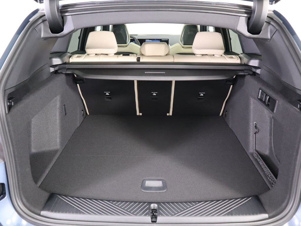 Certified 2025 BMW X3 xDrive30i w/ Premium Package image 30