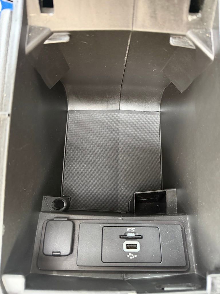 Used 2016 Ford Fusion Titanium image 28