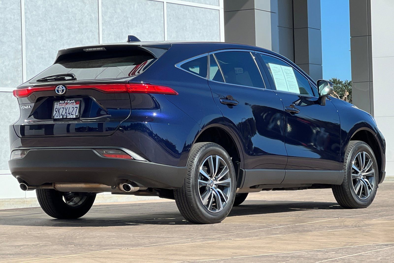 Certified 2024 Toyota Venza LE image 4