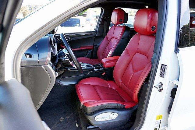 Used 2020 Porsche Macan S image 16