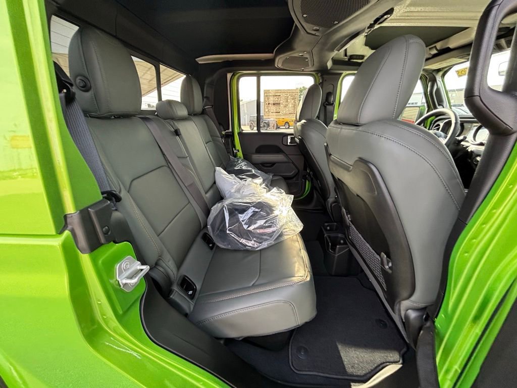 New 2025 Jeep Gladiator Mojave image 8
