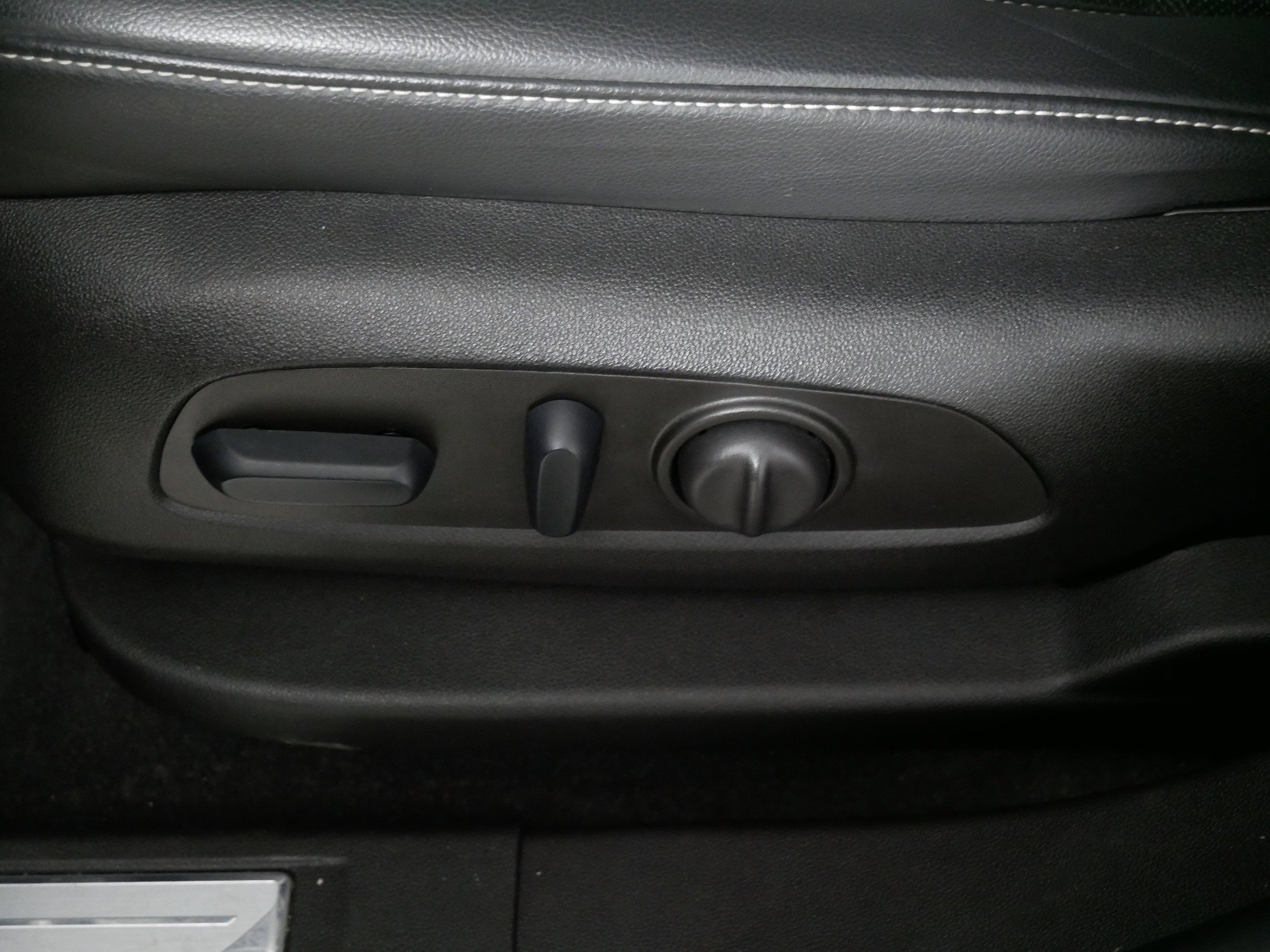 Used 2023 GMC Acadia SLT w/ Preferred Package image 20