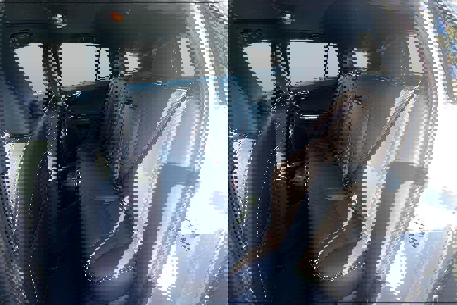 Used 2016 Volvo V60 T5 Premier w/ Convenience Package image 19