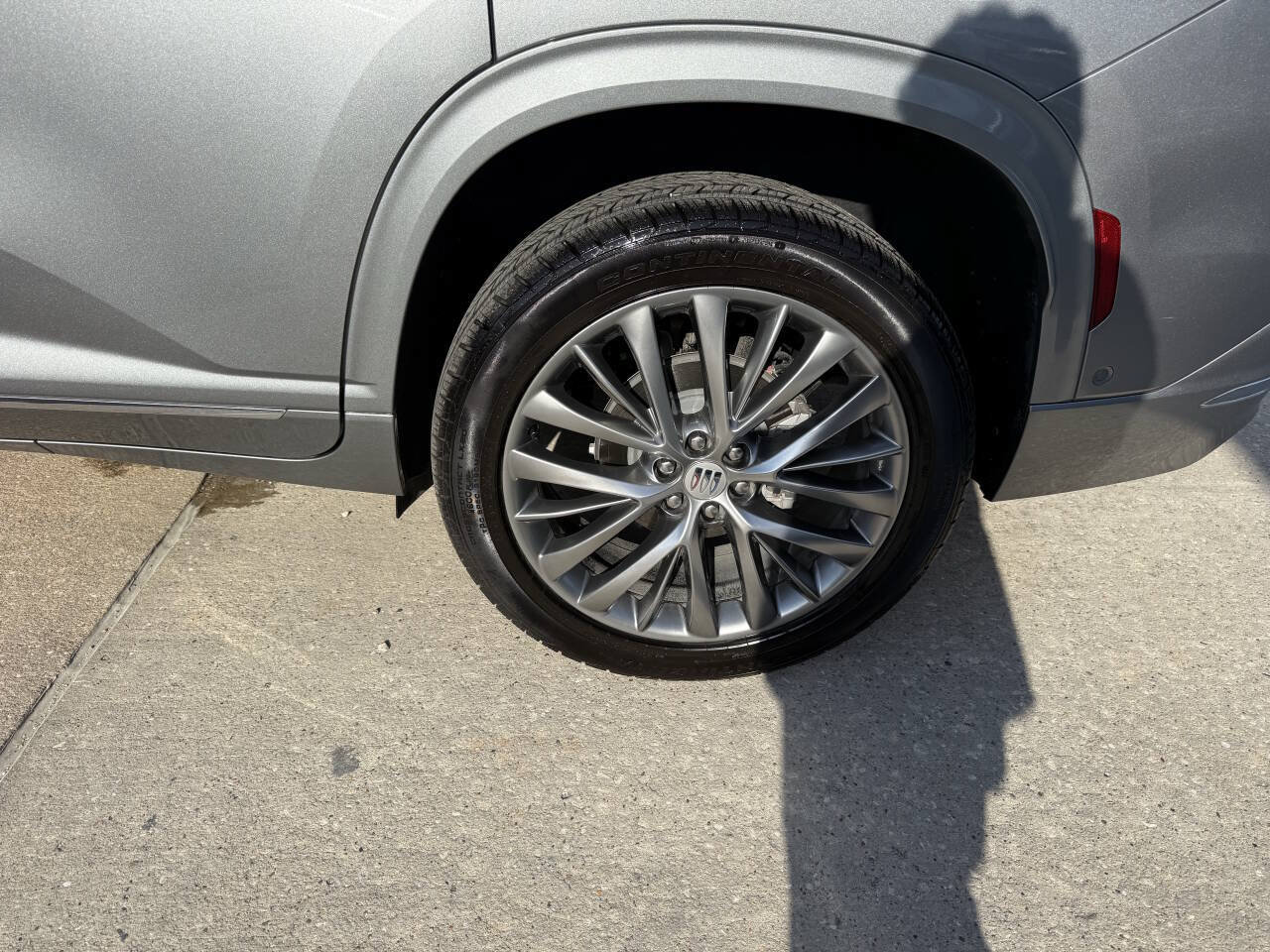Used 2025 Buick Enclave Avenir w/ Super Cruise Package FWD image 38
