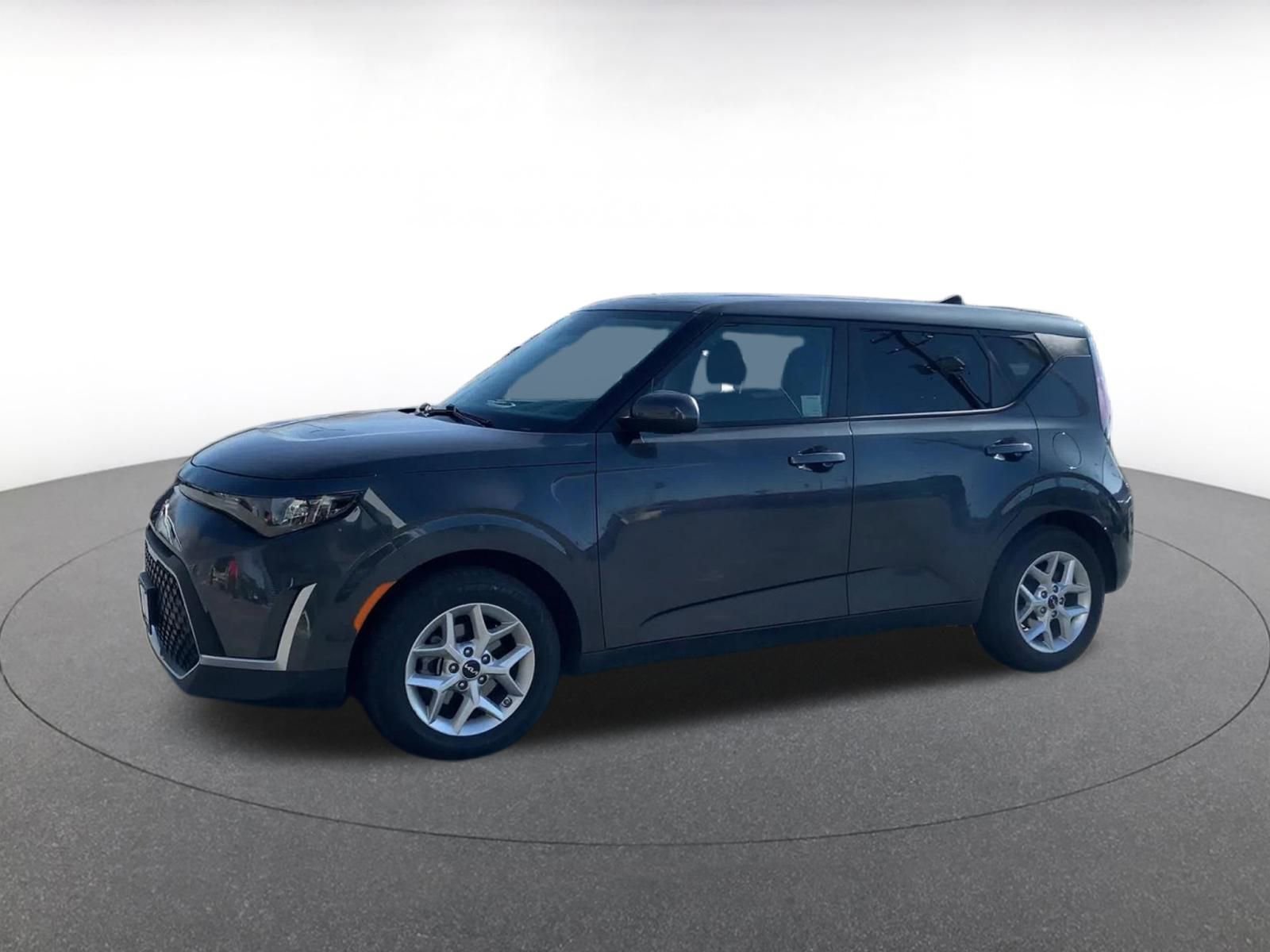 Used 2025 Kia Soul LX w/ LX Technology Package image 8