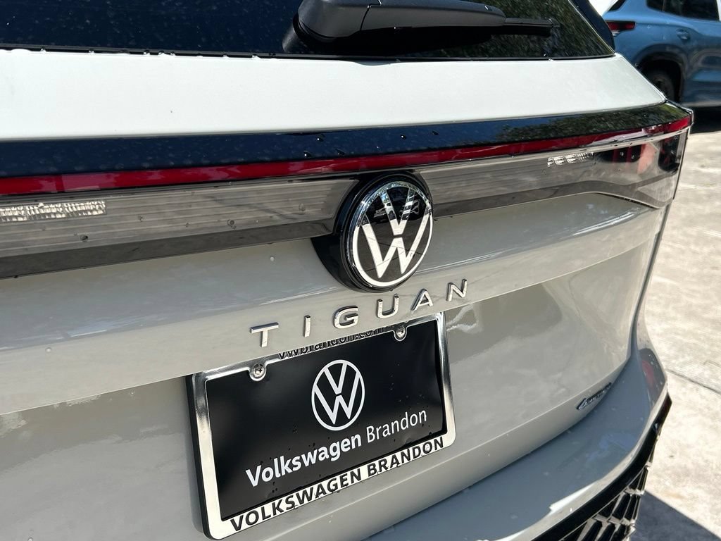 New 2026 Volkswagen Tiguan SEL R-Line AWD/4WD image 31