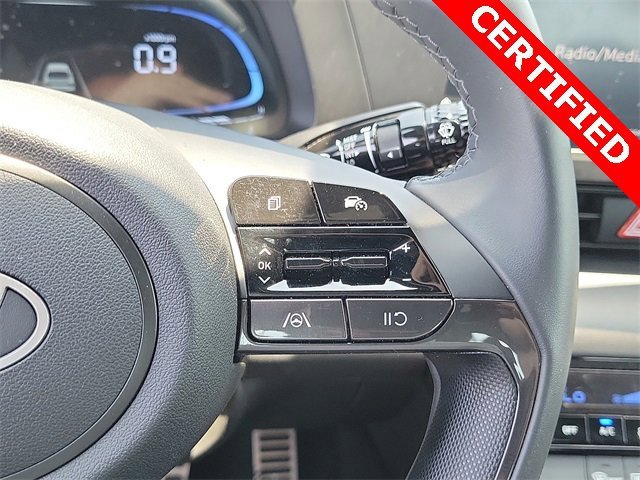 Used 2025 Hyundai Elantra Sport image 5