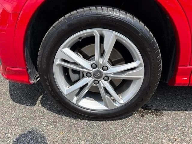 Used 2020 Audi Q3 2.0T Premium Plus w/ Premium Plus Package AWD/4WD image 3
