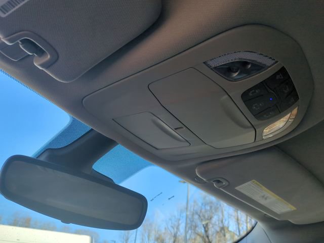 Used 2023 Chrysler Pacifica Touring-L image 35