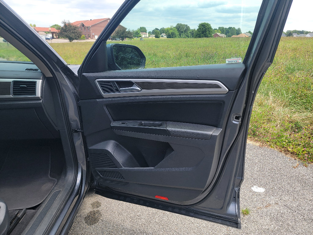Used 2018 Volkswagen Atlas SE FWD image 32