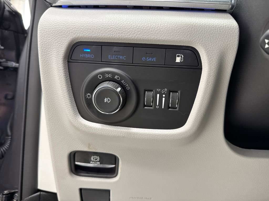 Used 2022 Jeep Grand Cherokee Overland w/ Luxury Tech Group IV image 23