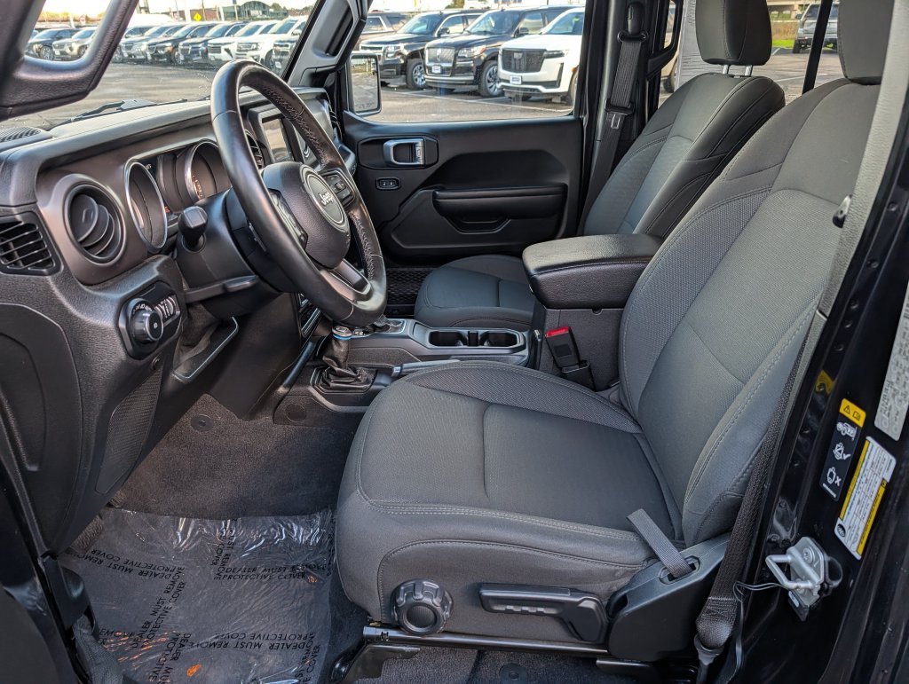 Used 2020 Jeep Wrangler Unlimited Sport AWD/4WD image 15