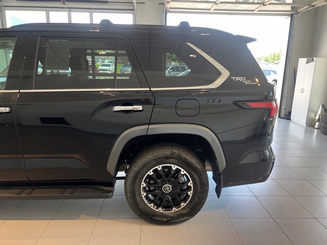 Used 2023 Toyota Sequoia Limited w/ TRD Off-Road Package AWD/4WD image 5