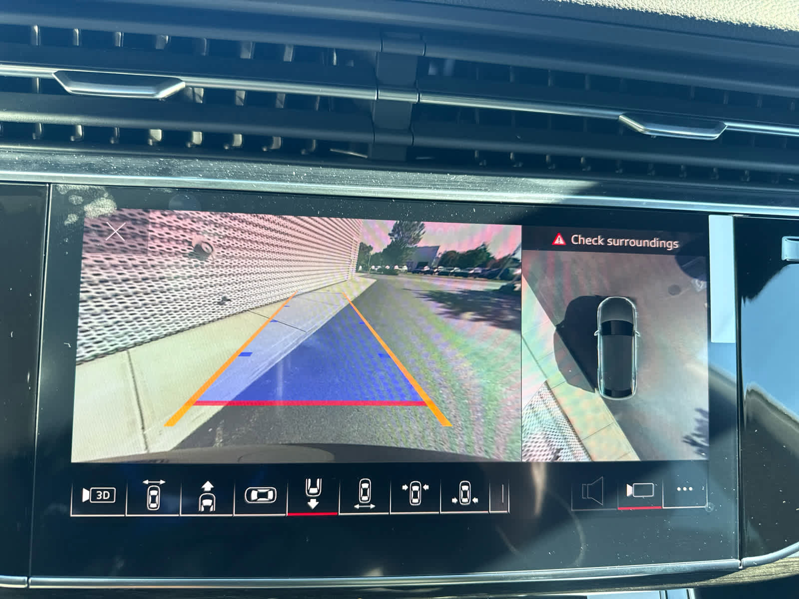 New 2025 Audi Q8 Premium Plus image 24