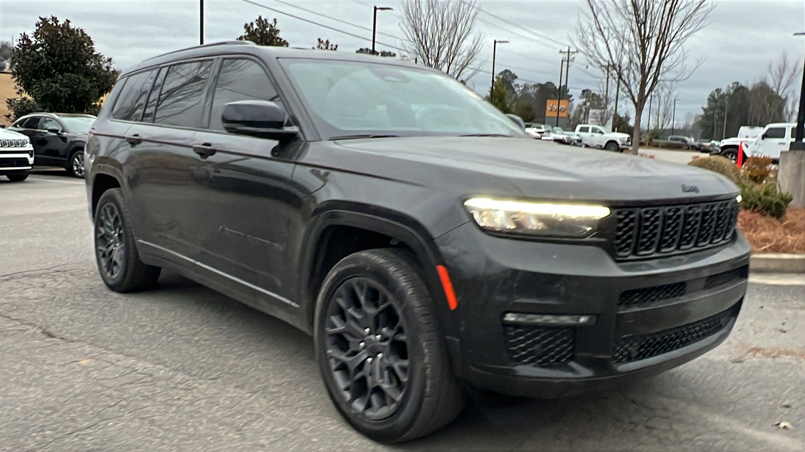 Used 2024 Jeep Grand Cherokee L Summit image 5