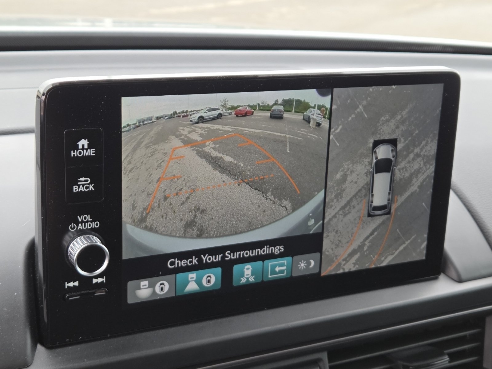 Used 2025 Honda Pilot TrailSport image 7