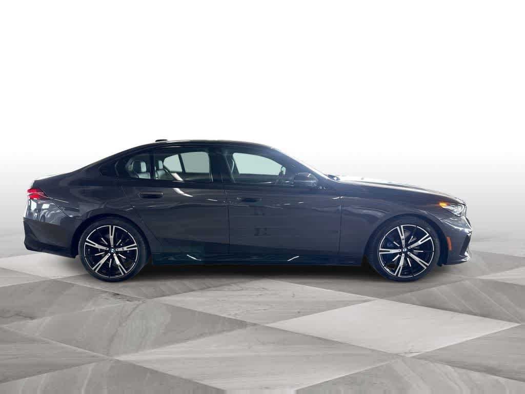 Used 2024 BMW 540i xDrive AWD/4WD image 9