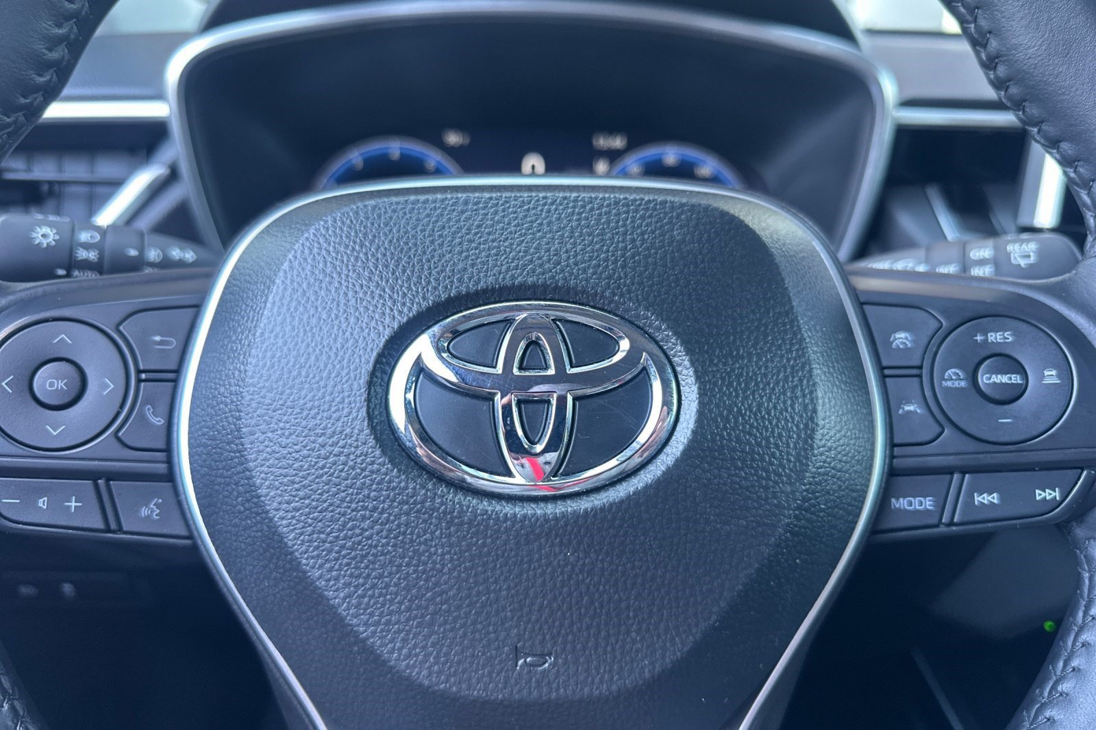 Used 2026 Toyota Corolla Cross XLE FWD image 30