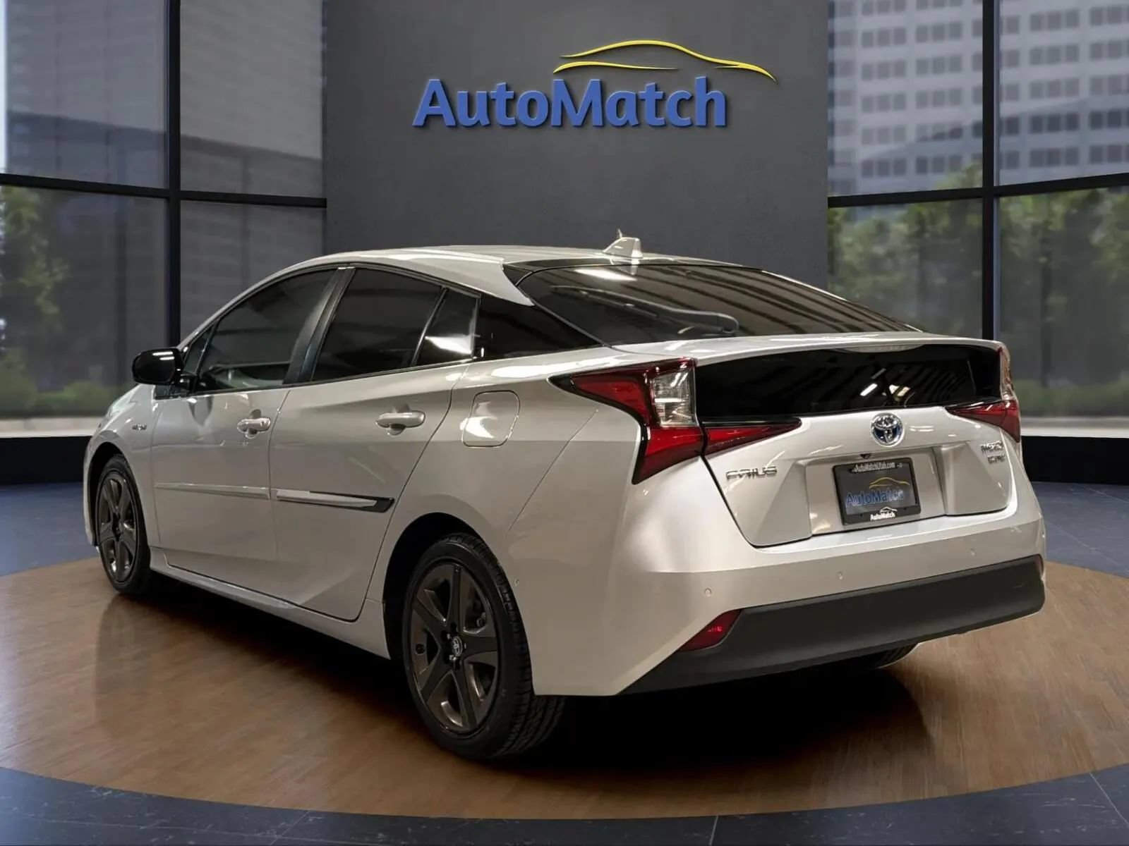 Used 2019 Toyota Prius Limited w/ Carpet Mat Package FWD image 9