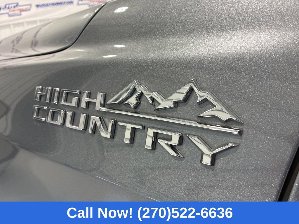Used 2022 Chevrolet Suburban High Country image 12
