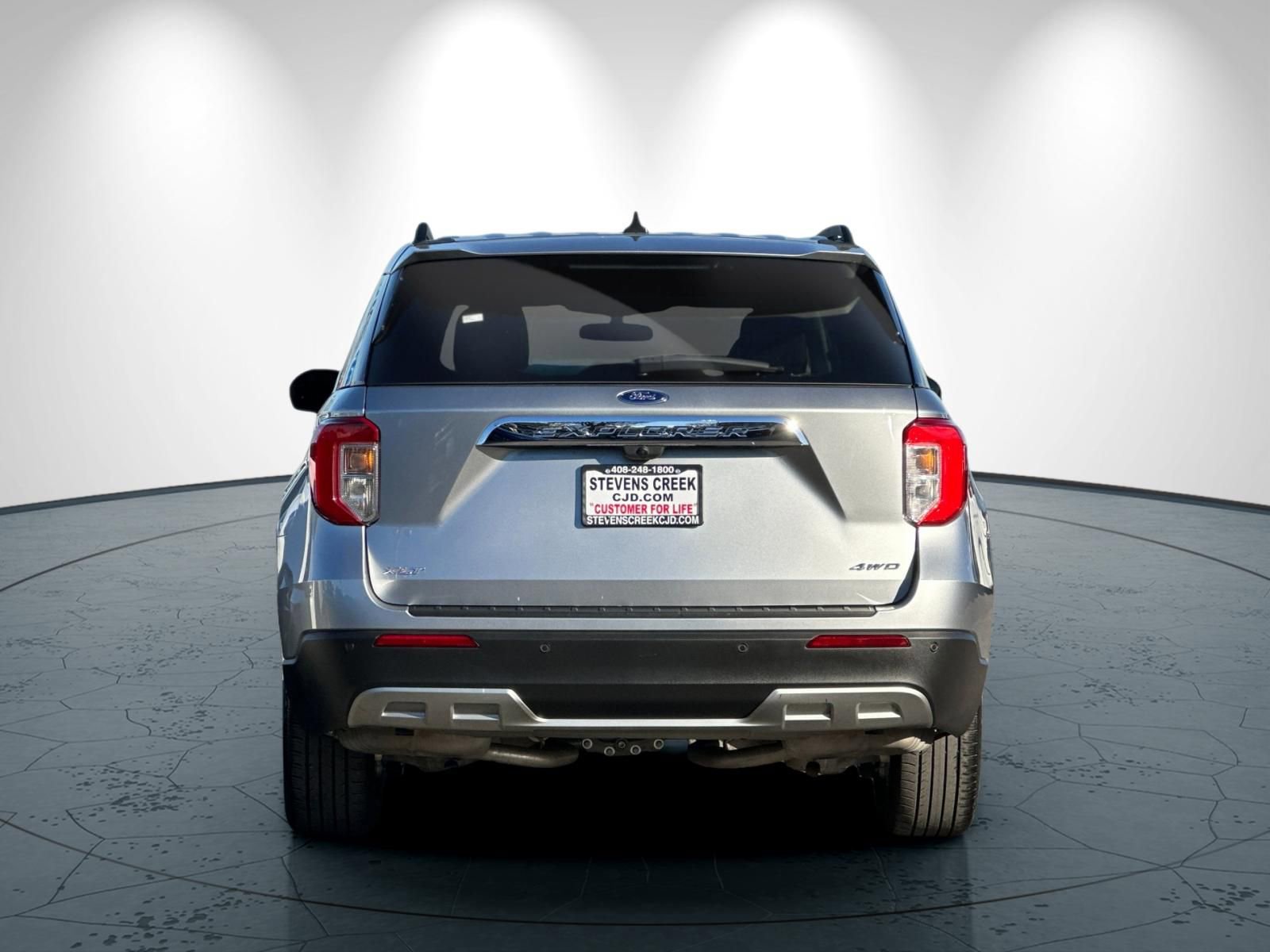 Used 2024 Ford Explorer XLT w/ Equipment Group 202A image 5